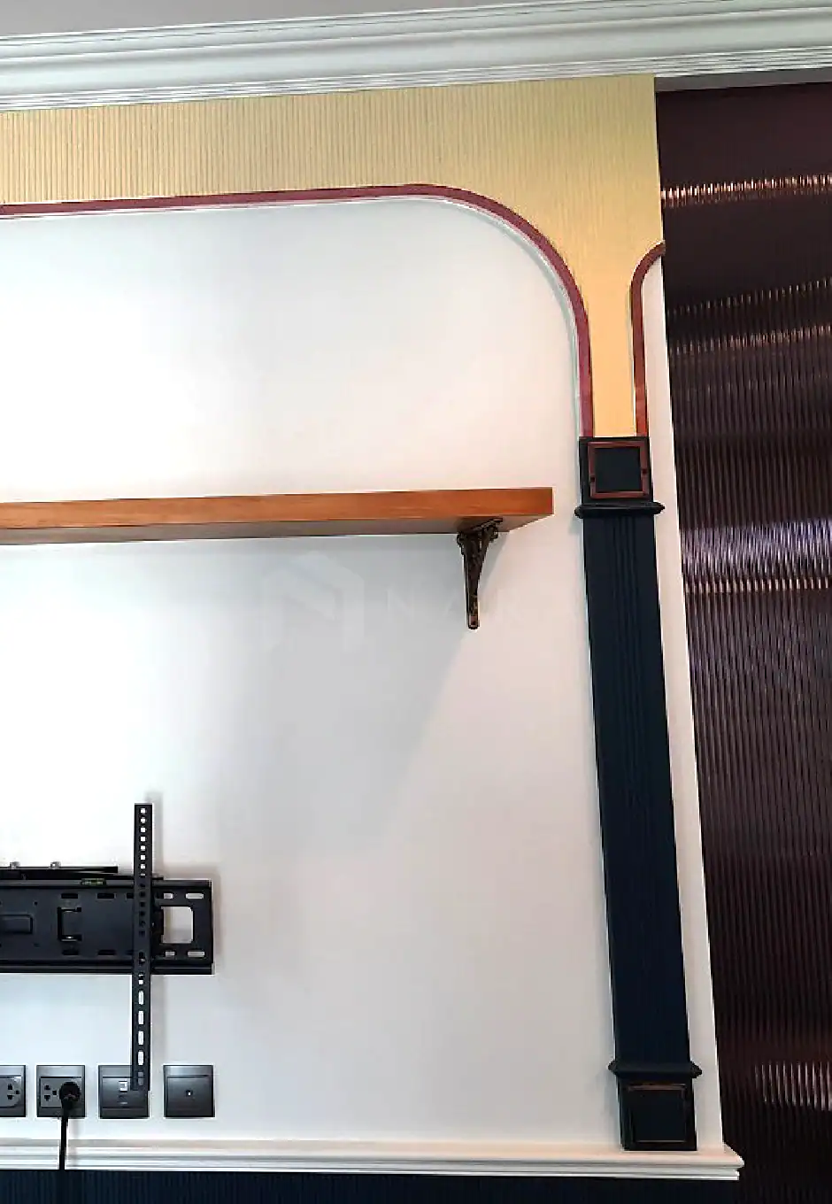Shiny gold stainless steel curtain trims and decorative corner accents for modern interior design. Elegant, durable, and stylish stainless steel finishes enhance wall and window aesthetics.