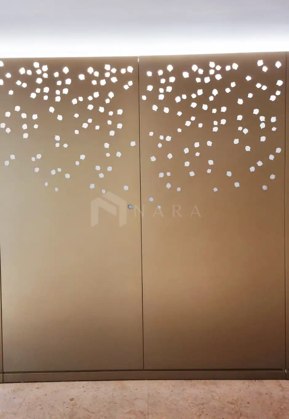 Shiny gold stainless steel decorative panels with a dotted pattern, perfect for modern interior design accents. Made from high-quality stainless steel, these panels add elegance and sophistication to any space.