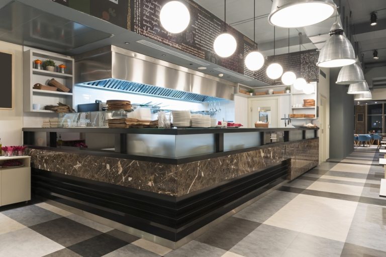 ตัวอย่างการใช้แผ่นสแตนเลสตกแต่งร้านอาหารให้ดูทันสมัย