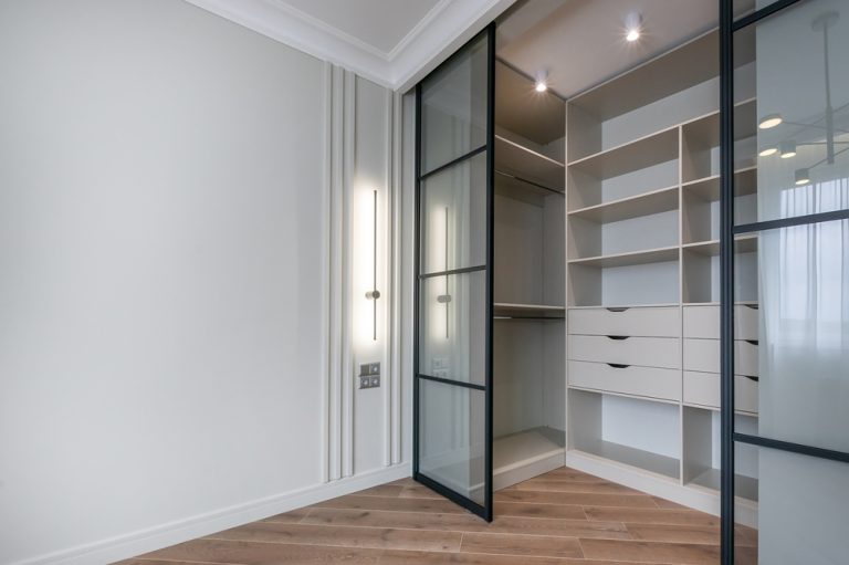 How to ออกแบบ Walk-in Closet ให้เรียบหรู ใช้งานได้จริง